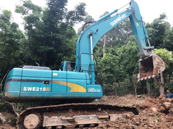 开云kaiyun网页版官网_开云kaiyun（中国）智能SWE 215E挖掘机是他的左膀右臂！