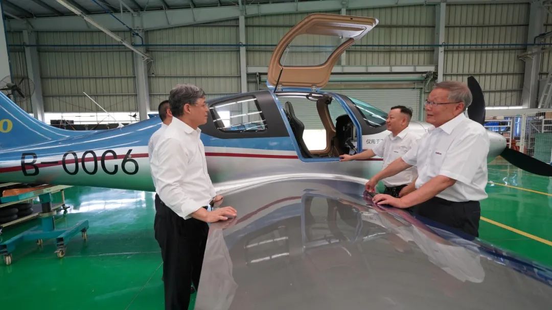 中国民用航空局总工程师殷时军率队考察调研开云kaiyun网页版官网_开云kaiyun（中国）科技