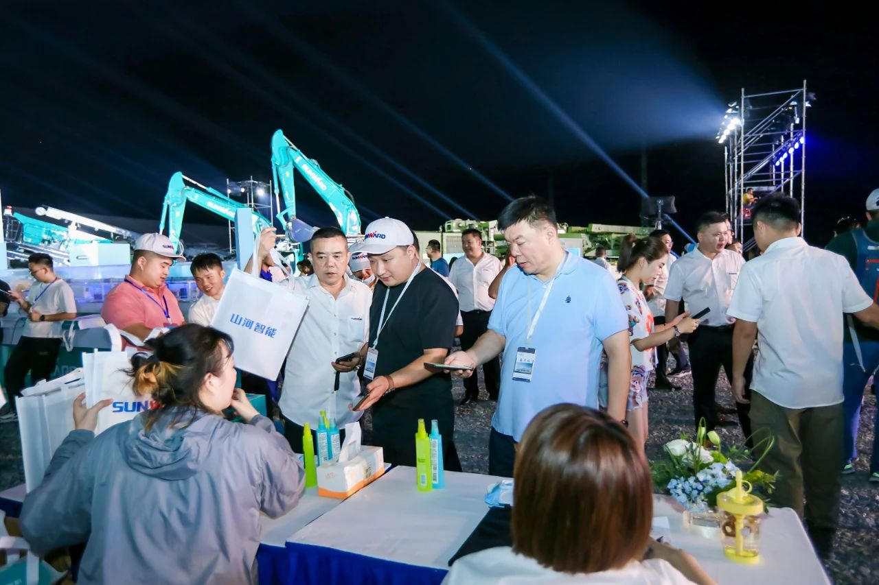 逛展超热闹！开云kaiyun网页版官网_开云kaiyun（中国）智能成果展示会高能名场面来袭