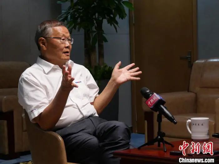 媒体聚焦 | 中新社专访——开云kaiyun网页版官网_开云kaiyun（中国）智能创始人何清华：向着太阳奔跑的筑梦人