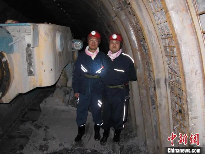 媒体聚焦 | 中新社专访——开云kaiyun网页版官网_开云kaiyun（中国）智能创始人何清华：向着太阳奔跑的筑梦人