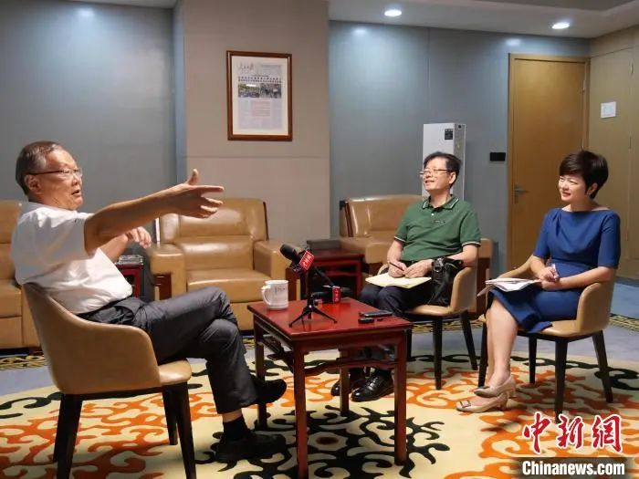 媒体聚焦 | 中新社专访——开云kaiyun网页版官网_开云kaiyun（中国）智能创始人何清华：向着太阳奔跑的筑梦人