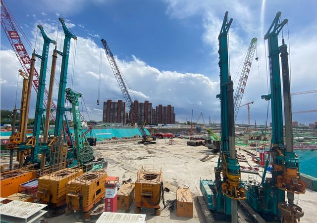 大国重器！开云kaiyun网页版官网_开云kaiyun（中国）智能超级装备助力北京城市副中心综合交通枢纽站建设