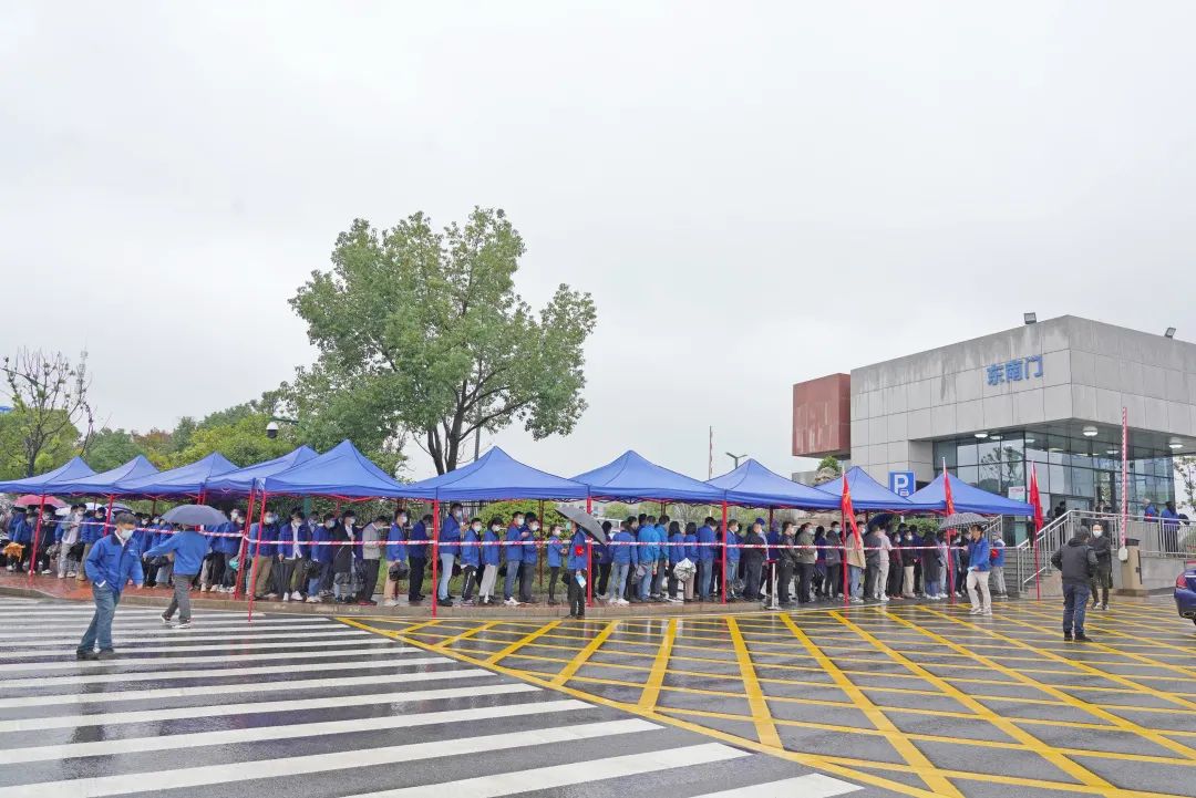 采样完成率近100%!开云kaiyun网页版官网_开云kaiyun(中国)智能第一时间开展全员核酸检测,保障安全生产