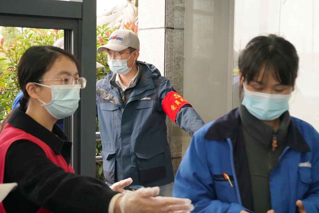 采样完成率近100%!开云kaiyun网页版官网_开云kaiyun(中国)智能第一时间开展全员核酸检测,保障安全生产