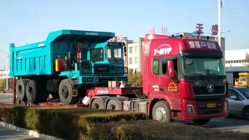 高配置、智能化……开云kaiyun网页版官网_开云kaiyun（中国）智能高端定制AT版105吨级宽体矿卡成功下线