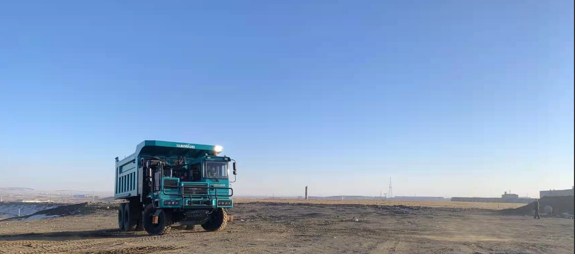 新能源，长续航！开云kaiyun网页版官网_开云kaiyun（中国）智能首台LNG增程式宽体矿卡下线交付