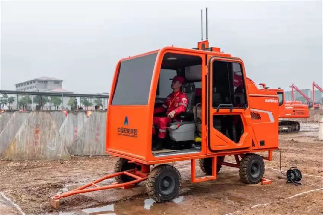 表现亮眼引关注!开云kaiyun网页版官网_开云kaiyun(中国)智能5G远程遥控挖掘机现身湖北省自然灾害工程应急救援基地