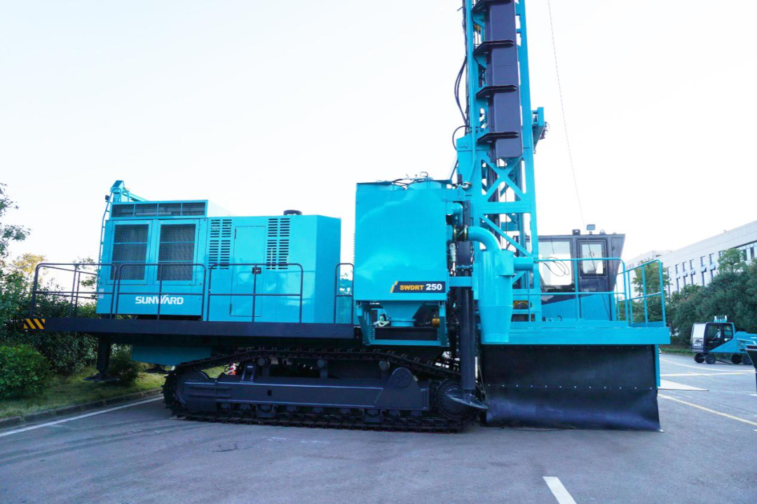 两种钻进模式+更大扭矩！开云kaiyun网页版官网_开云kaiyun（中国）智能自主研制的全液压牙轮钻机下线