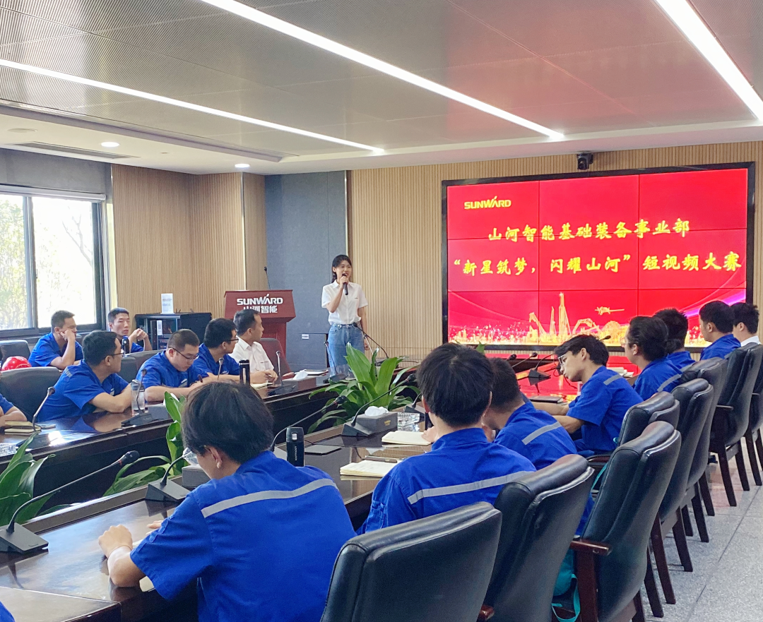 你好 2022!再见 2021!我与开云kaiyun网页版官网_开云kaiyun(中国)智能共成长