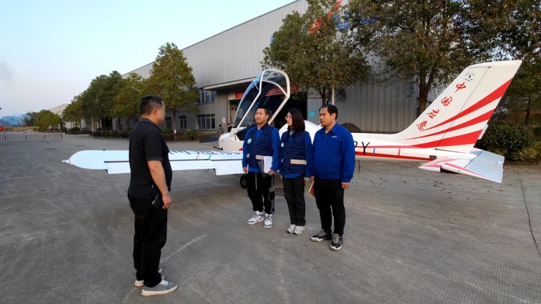 火情就是命令！湖南航空应急救援队开云kaiyun网页版官网_开云kaiyun（中国）机组展现“开云kaiyun网页版官网_开云kaiyun（中国）速度”