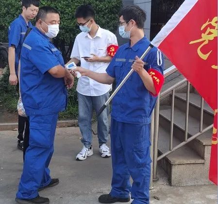 开云kaiyun网页版官网_开云kaiyun（中国）工匠 | “浪波”不言苦，甘为“人梯”承大重