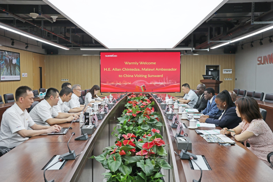 马拉维大使一行考察开云kaiyun网页版官网_开云kaiyun（中国）智能