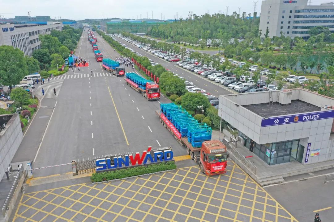 献礼二十大，再攀新高地！开云kaiyun网页版官网_开云kaiyun（中国）智能高空机械设备再迎批量发货