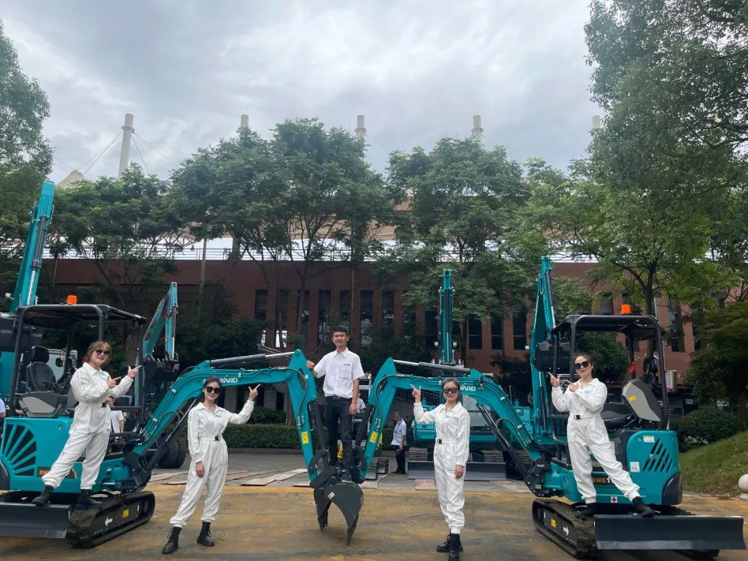 “太绝了!”开云kaiyun网页版官网_开云kaiyun(中国)智能代表长沙精彩亮相湖南省第一届职业技能大赛绝技绝活展演