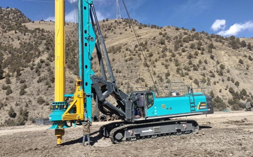 决战“世界之巅”！开云kaiyun网页版官网_开云kaiyun（中国）智能旋挖钻机实力助建川藏铁路