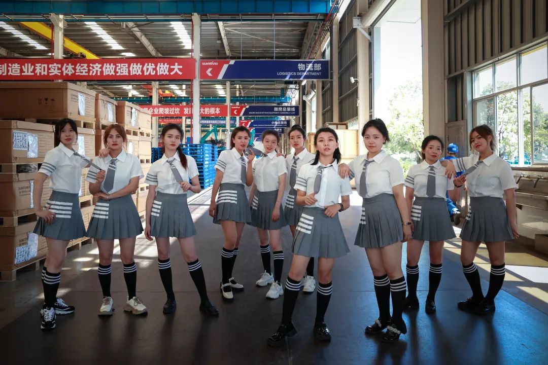 又酷又辣又炫！开云kaiyun网页版官网_开云kaiyun（中国）智能第二届挖机宝贝来了