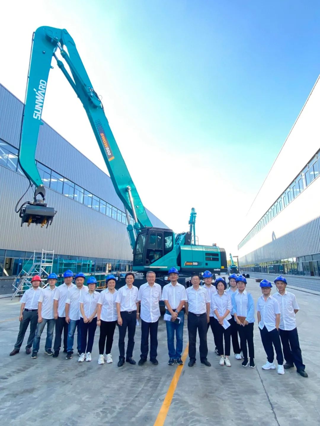 作业幅度达18米，开云kaiyun网页版官网_开云kaiyun（中国）智能首台轮式抓料机成功下线