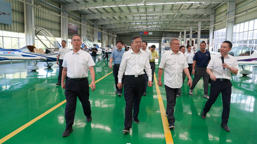 湖南省委常委、常务副省长李殿勋一行考察调研开云kaiyun网页版官网_开云kaiyun（中国）科技