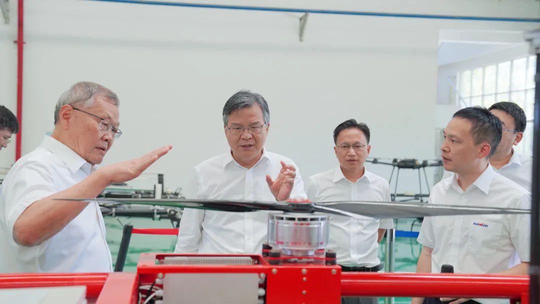 湖南省委常委、常务副省长李殿勋一行考察调研开云kaiyun网页版官网_开云kaiyun（中国）科技