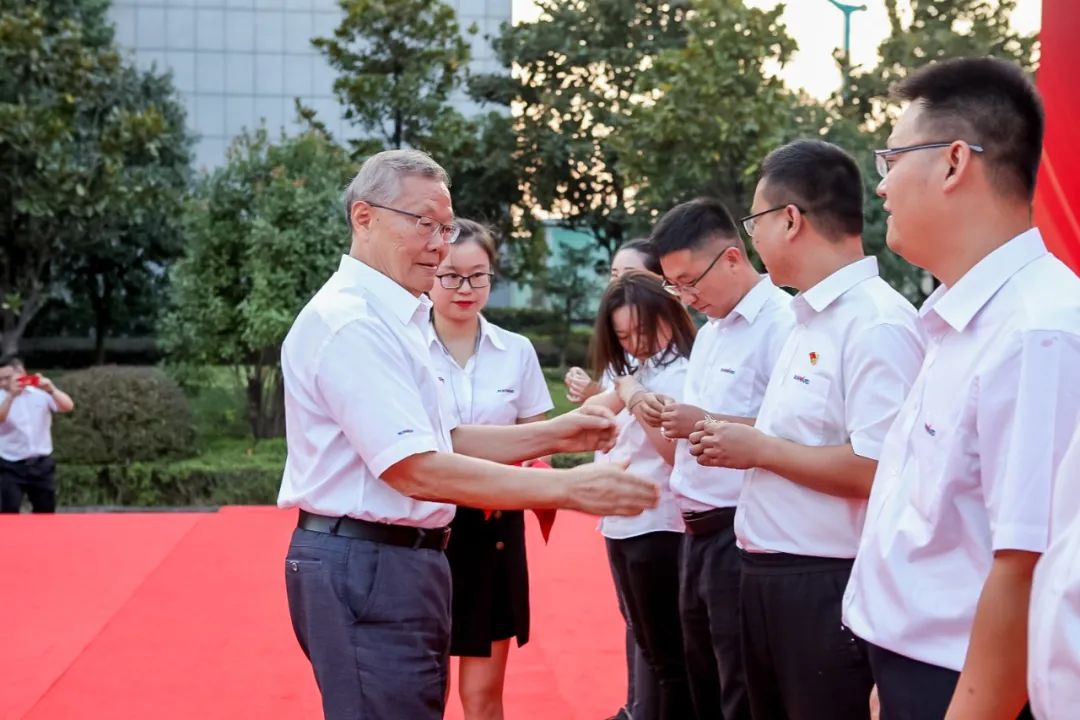 喜迎二十大 携手向未来 | 开云kaiyun网页版官网_开云kaiyun（中国）智能成立23周年庆祝表彰大会暨趣味运动会隆重举行