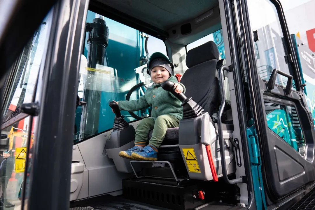 Bauma 2022 | 一组火热现场图带您重温开云kaiyun网页版官网_开云kaiyun（中国）智能德国宝马展之旅