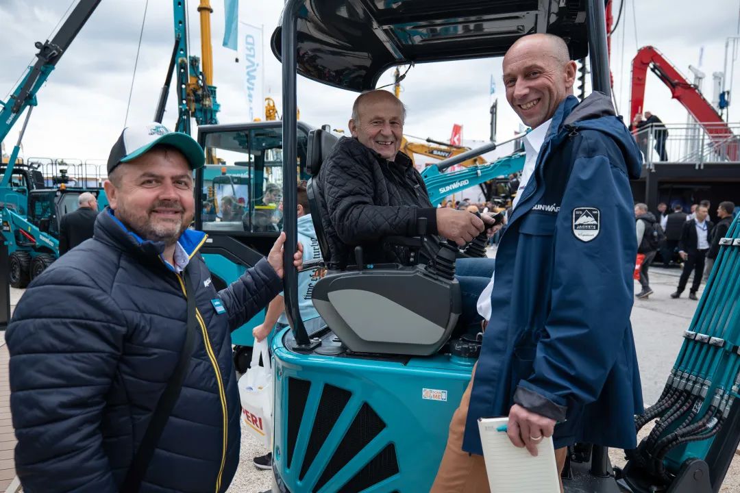 Bauma 2022 | 一组火热现场图带您重温开云kaiyun网页版官网_开云kaiyun（中国）智能德国宝马展之旅