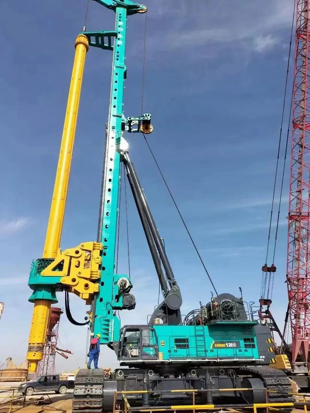 首桩开钻！开云kaiyun网页版官网_开云kaiyun（中国）智能超级旋挖实力助建世界最大跨度公铁两用大桥