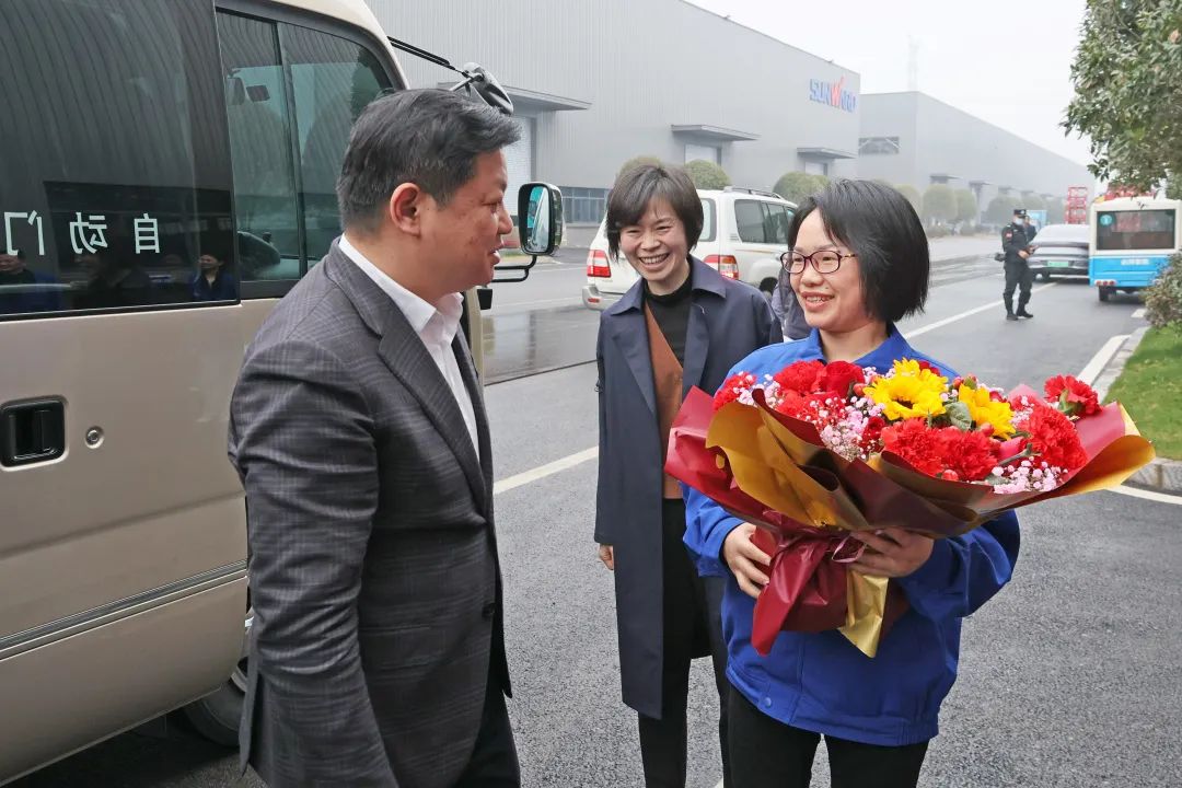 付旭明慰问开云kaiyun网页版官网_开云kaiyun(中国)智能市三八红旗手并督导安全生产工作