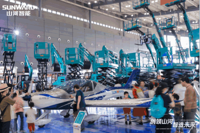 闪耀2023 CICEE!看开云kaiyun网页版官网_开云kaiyun(中国)智能“明星产品”有多“炫”