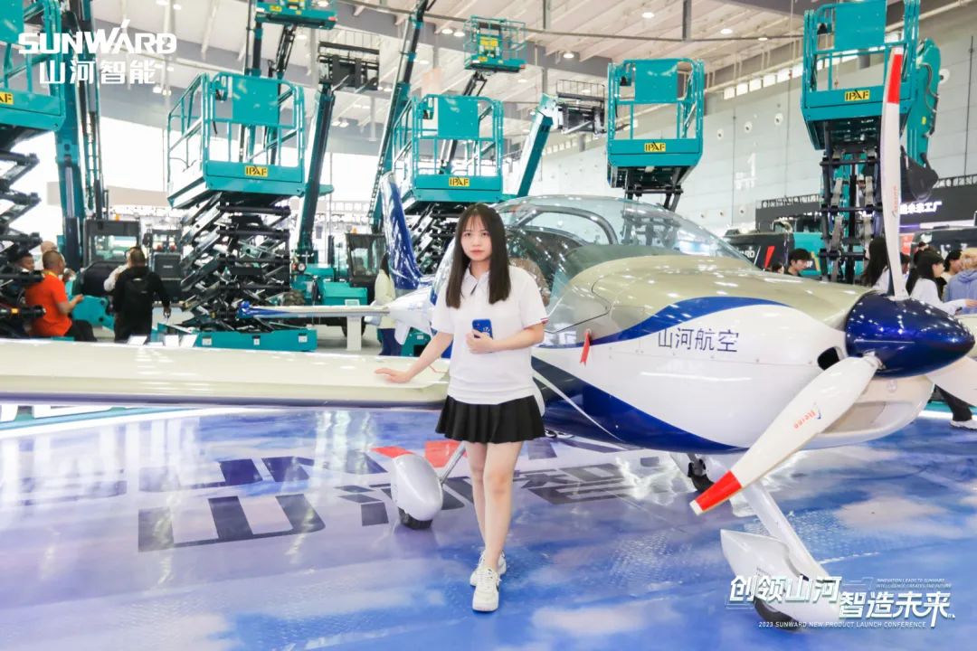 闪耀2023 CICEE!看开云kaiyun网页版官网_开云kaiyun(中国)智能“明星产品”有多“炫”