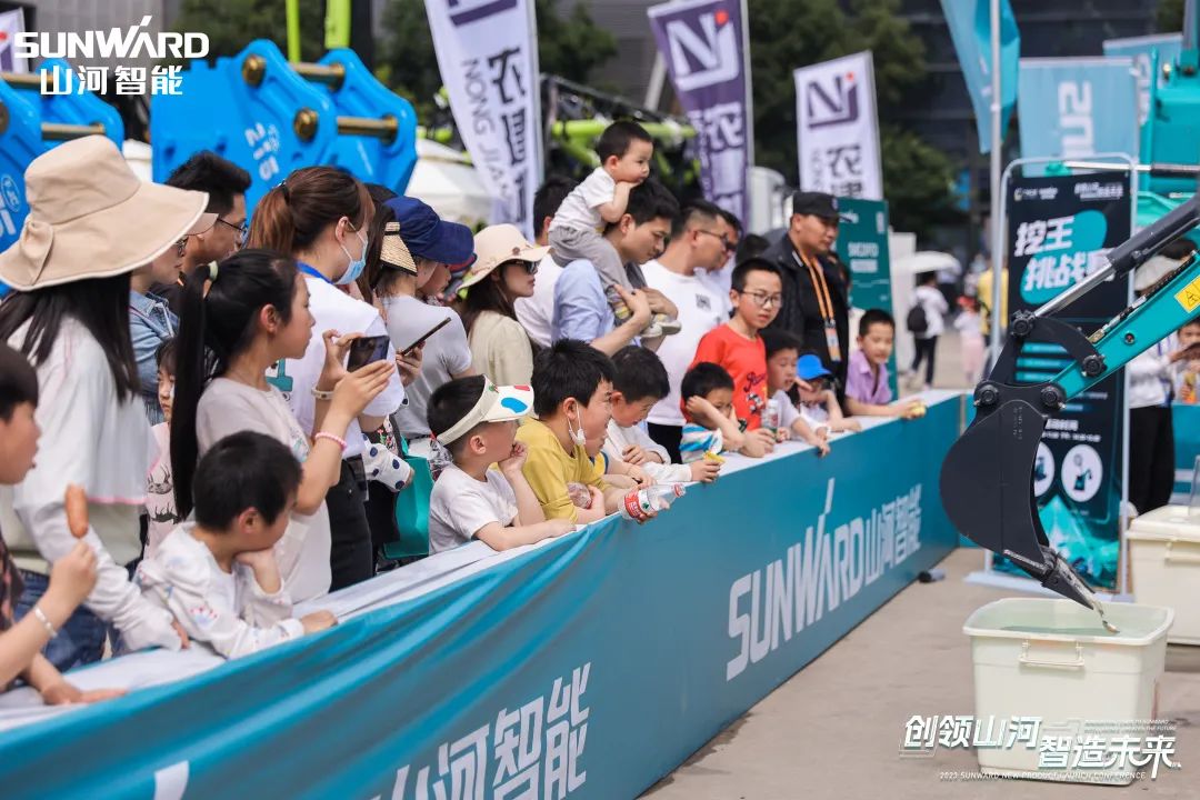 精品出击、互动不断！开云kaiyun网页版官网_开云kaiyun（中国）智能F系列挖掘机闪耀长沙展