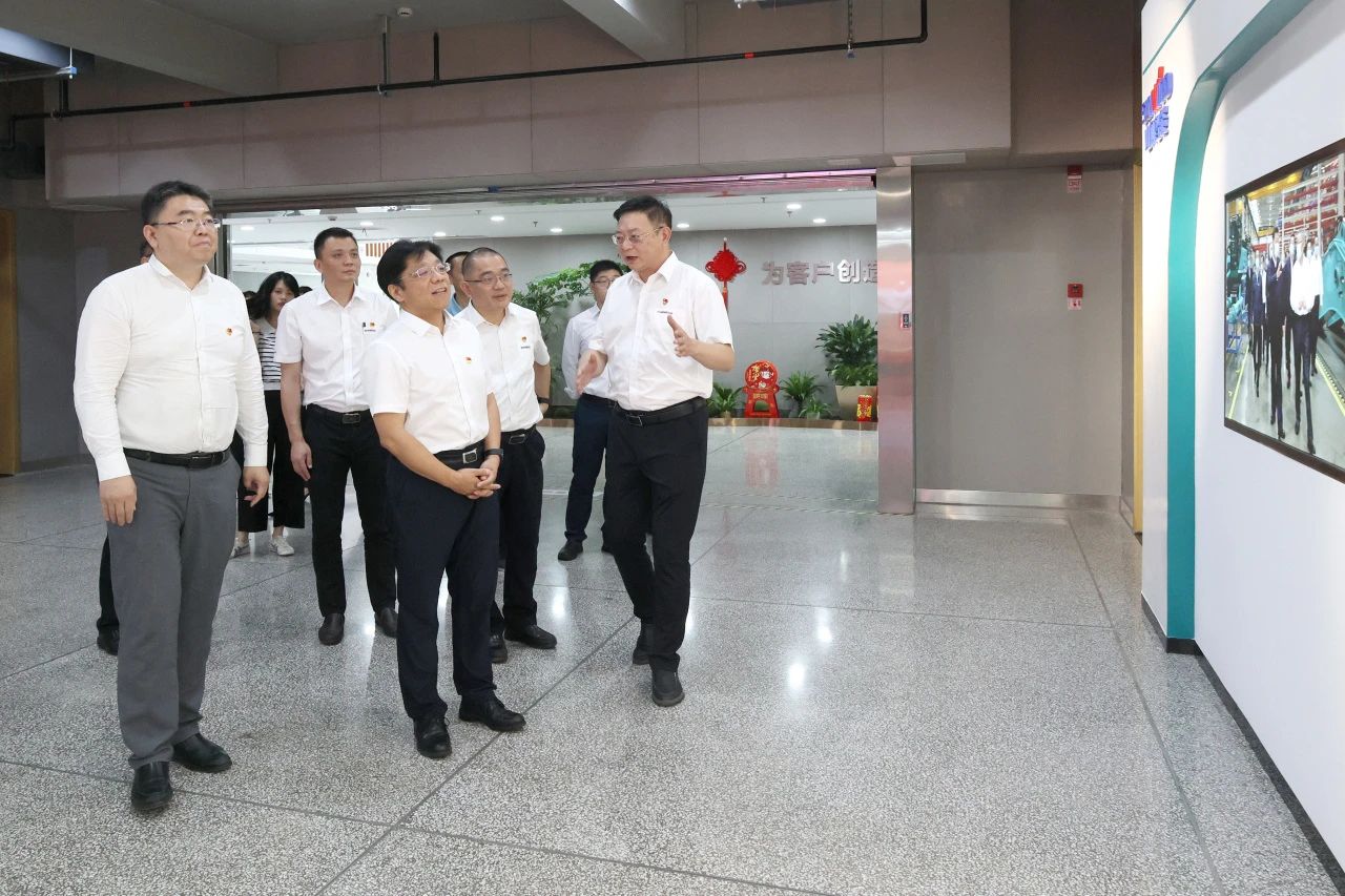 中国进出口银行总行党委委员、副行长李钧一行调研开云kaiyun网页版官网_开云kaiyun(中国)智能