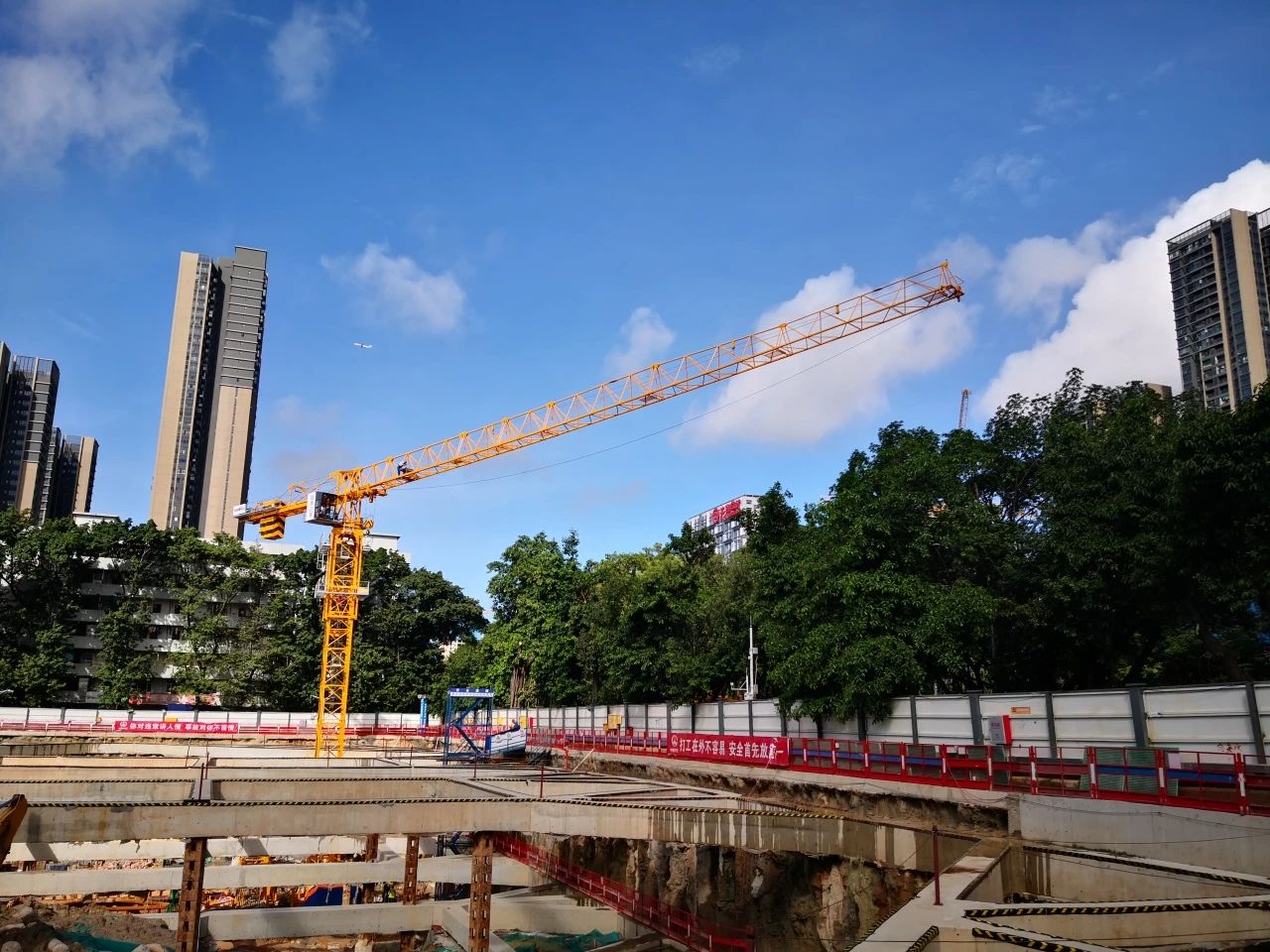 进军深圳市场！开云kaiyun网页版官网_开云kaiyun（中国）江麓塔机为人才建好家