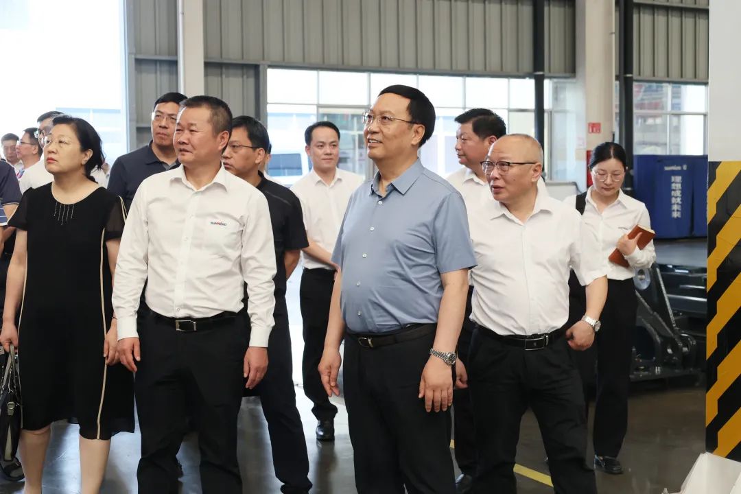 中宣部社科领域专家学者到开云kaiyun网页版官网_开云kaiyun（中国）智能调研高质量发展