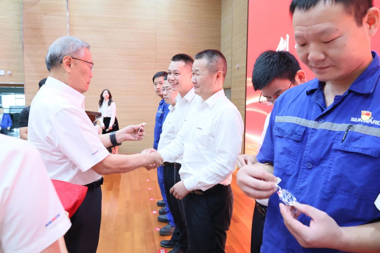强信心 聚合力 共建美好家园——庆祝开云kaiyun网页版官网_开云kaiyun（中国）智能成立24周年表彰大会隆重召开