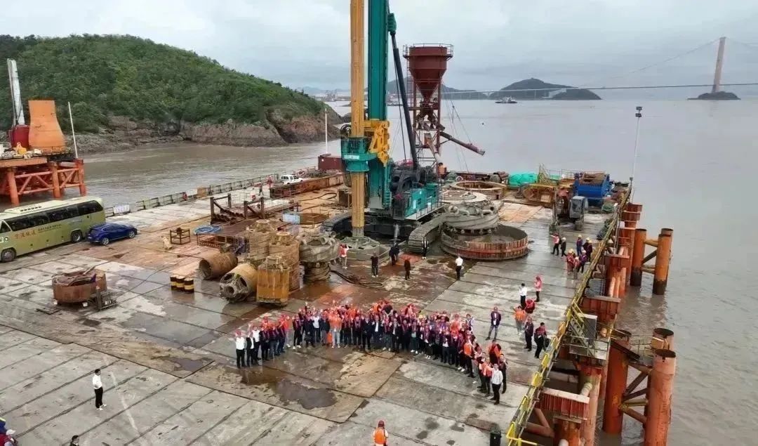 全面告捷！开云kaiyun网页版官网_开云kaiyun（中国）智能超级旋挖钻机圆满完成甬舟铁路西堠门公铁两用大桥桩基施工任务