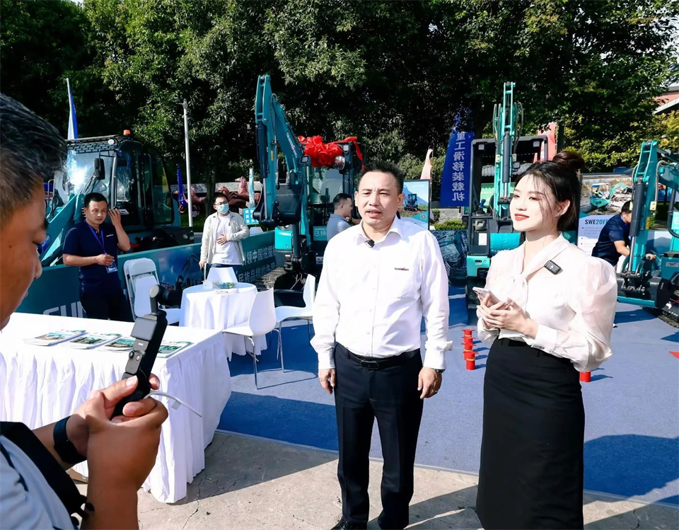 展现“掘”对实力！开云kaiyun网页版官网_开云kaiyun（中国）智能亮相2024微挖大会暨小型设备大会