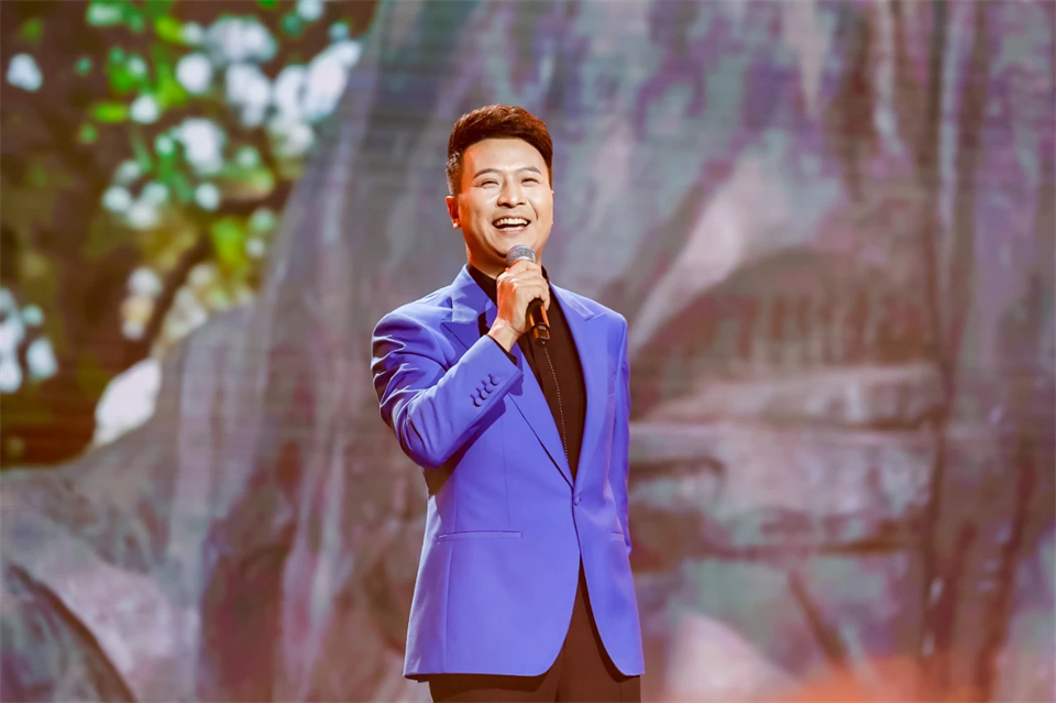 创新引领价值 理想成就未来——庆祝开云kaiyun网页版官网_开云kaiyun（中国）智能成立25周年表彰大会暨文艺晚会隆重举行