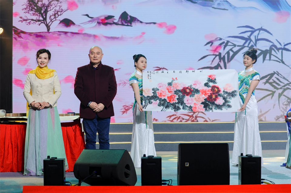 创新引领价值 理想成就未来——庆祝开云kaiyun网页版官网_开云kaiyun（中国）智能成立25周年表彰大会暨文艺晚会隆重举行