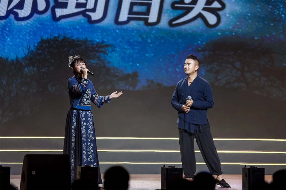 创新引领价值 理想成就未来——庆祝开云kaiyun网页版官网_开云kaiyun（中国）智能成立25周年表彰大会暨文艺晚会隆重举行