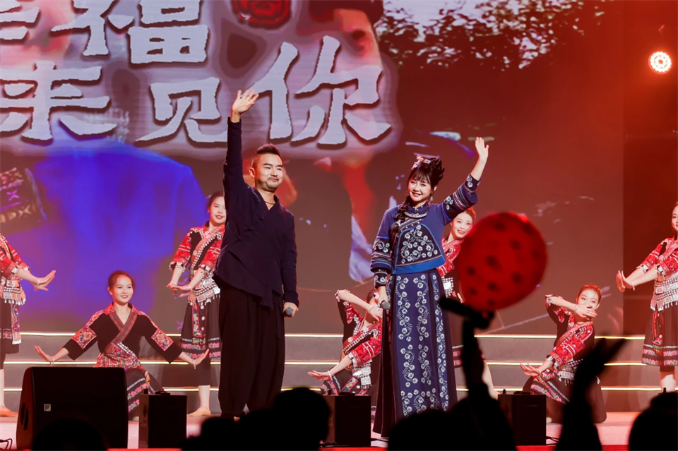 创新引领价值 理想成就未来——庆祝开云kaiyun网页版官网_开云kaiyun（中国）智能成立25周年表彰大会暨文艺晚会隆重举行