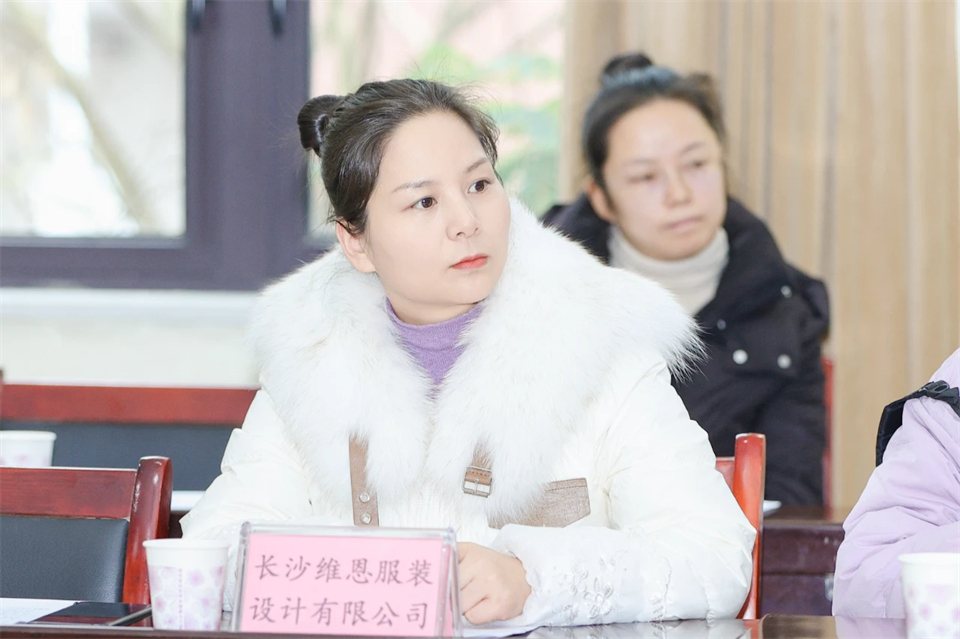 长龙街道、开云kaiyun网页版官网_开云kaiyun（中国）智能召开首届年货盛惠暨送春联文化惠民活动工作会议