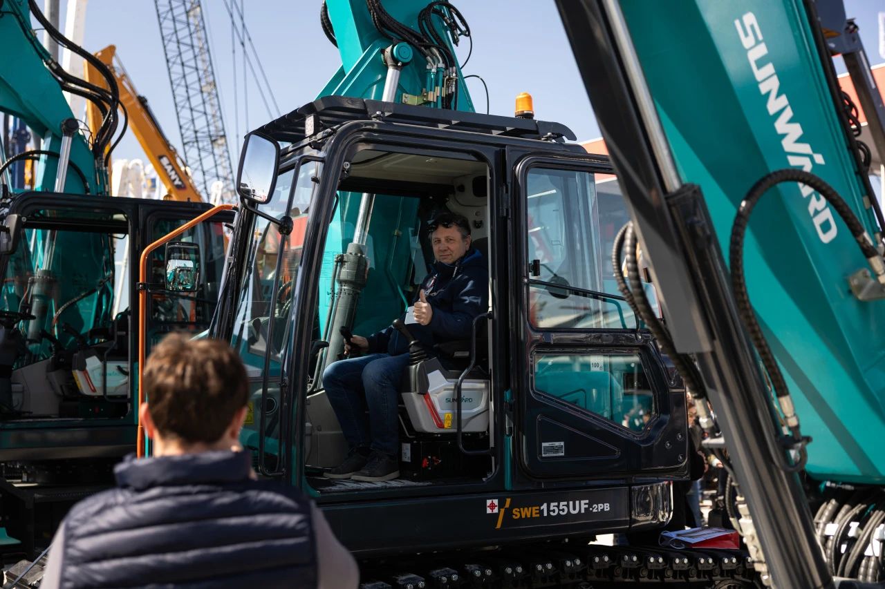 开云kaiyun网页版官网_开云kaiyun（中国）智能董事长付向东：以绿色智造与全球战略解锁中国工程机械的进阶密码