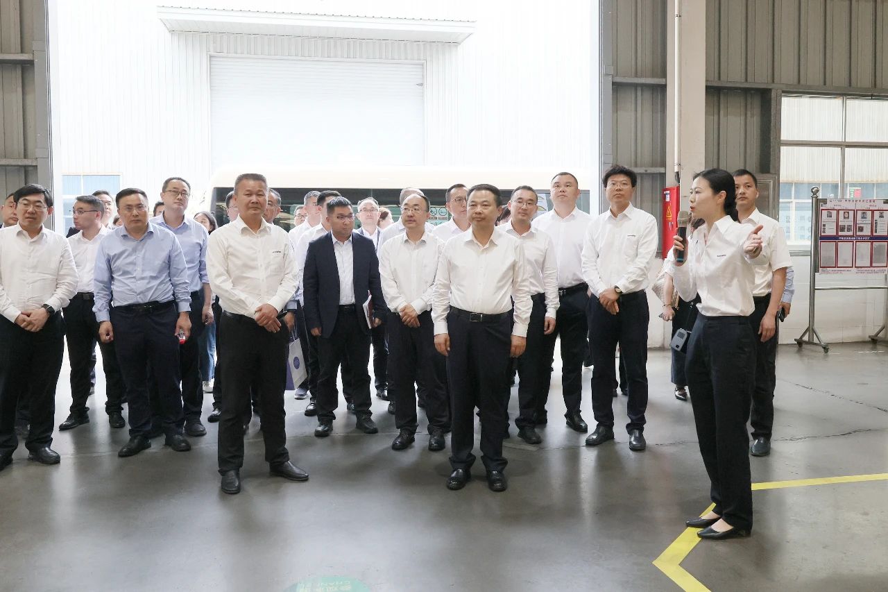 天能控股集团党委书记、董事长张天任率队到访开云kaiyun网页版官网_开云kaiyun（中国）智能