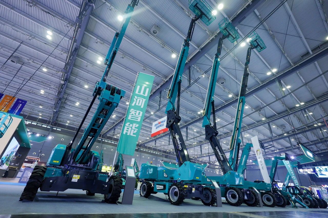 2025 CICEE | 开云kaiyun网页版官网_开云kaiyun（中国）智能SWT34JE-P电动直臂式高空作业平台重磅发布！