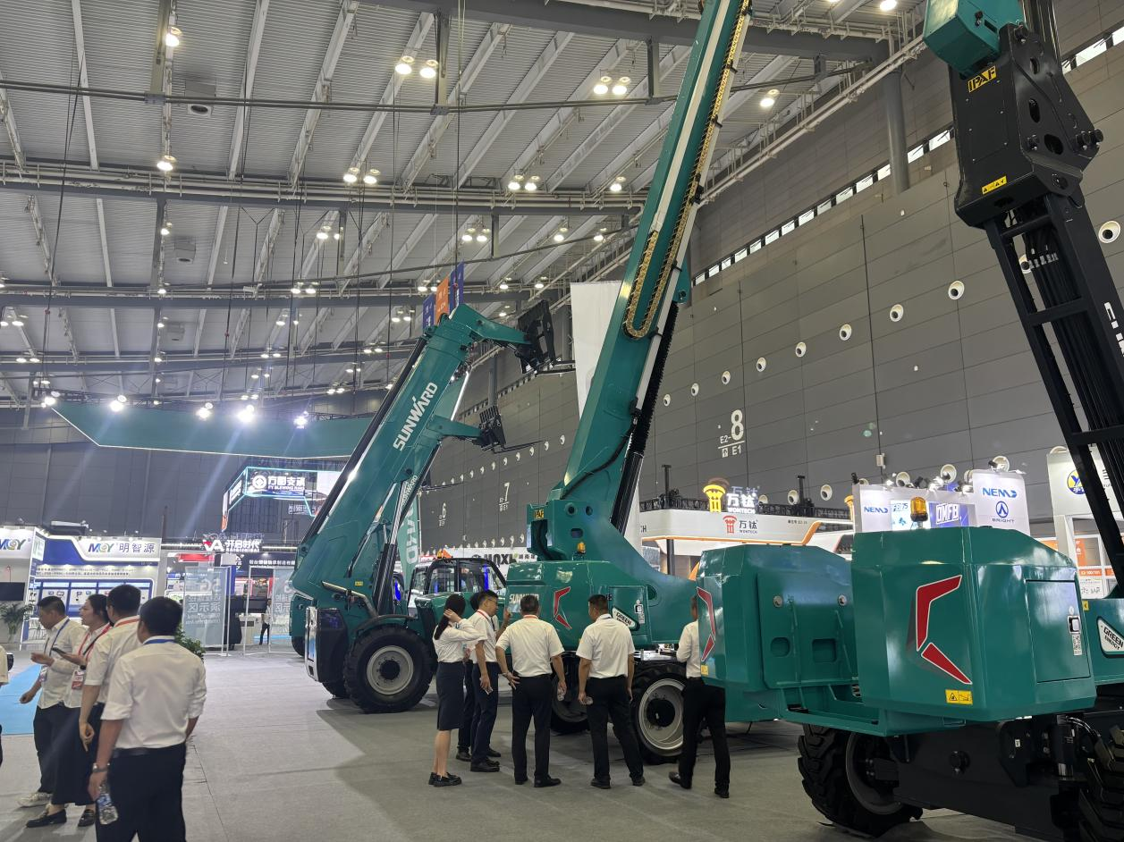 2025 CICEE | 开云kaiyun网页版官网_开云kaiyun（中国）智能SWT34JE-P电动直臂式高空作业平台重磅发布！