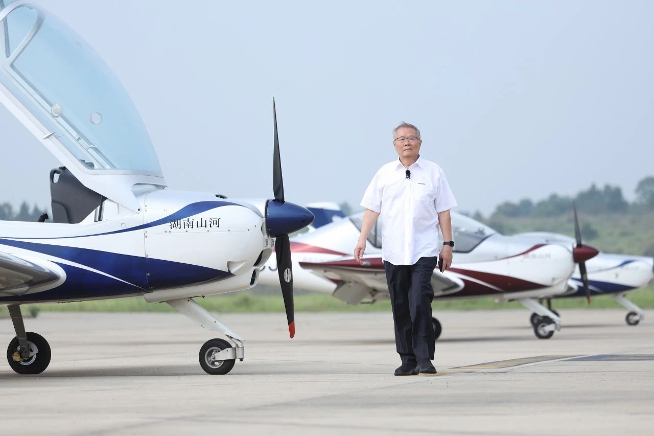 【今晚7:30】湖南卫视《创业有得聊》对话开云kaiyun网页版官网_开云kaiyun(中国)智能&开云kaiyun网页版官网_开云kaiyun(中国)星航创始人 何清华:79岁“创业青年”的低空