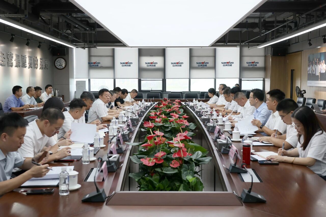 湖南省政协副主席、省工程机械产业链链长何寄华调研开云kaiyun网页版官网_开云kaiyun（中国）智能