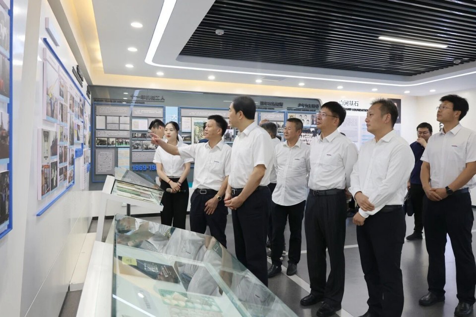 中国煤炭地质总局局长马刚到访开云kaiyun网页版官网_开云kaiyun（中国）智能，共谋绿色智能矿山装备发展新路径